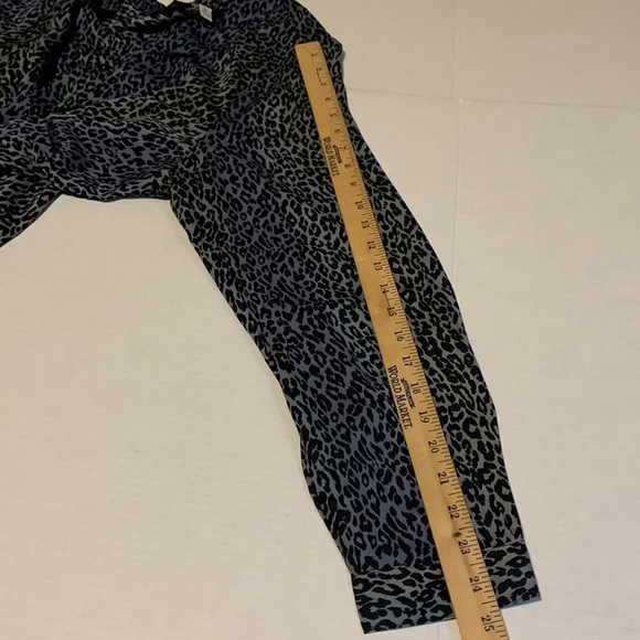Bob Mackie Wearable Art Vintage Leopard Print Button Blouse Size XL - Picture 6 of 6